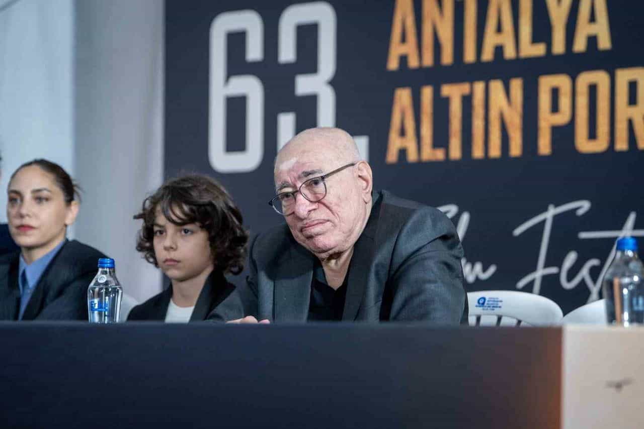 Antalya'da Artakalan ilk gösterimini yaptı, ekip seyirciyle söyleşti