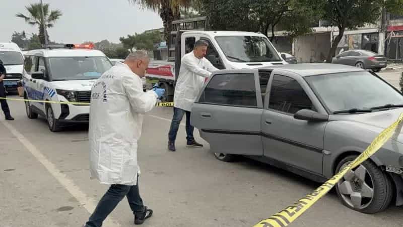 Önünü kestikleri şahsı bıçaklayıp aracının lastiklerini kestiler