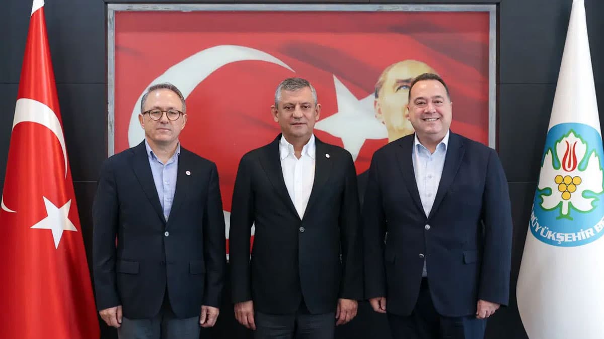 AK Parti’ye geçeceği iddia edilmişti: Besim Dutlulu, Özgür Özel ile bir araya geldi