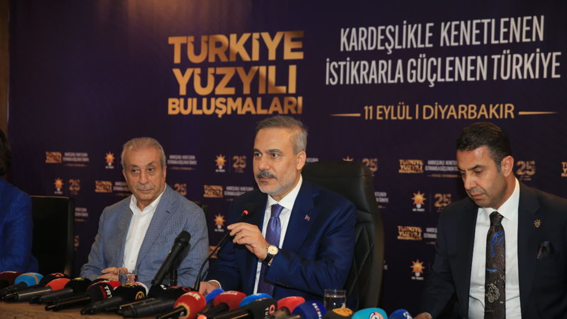 'Önümüzde çok ama çok güzel günler var'