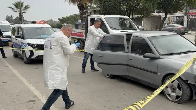 Önünü kestikleri şahsı bıçaklayıp aracının lastiklerini kestiler