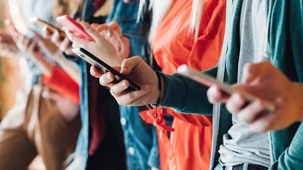 Bakanlık netleştirdi: Cep telefonunda taksit düzenlemesi hangi ürünleri kapsıyor?