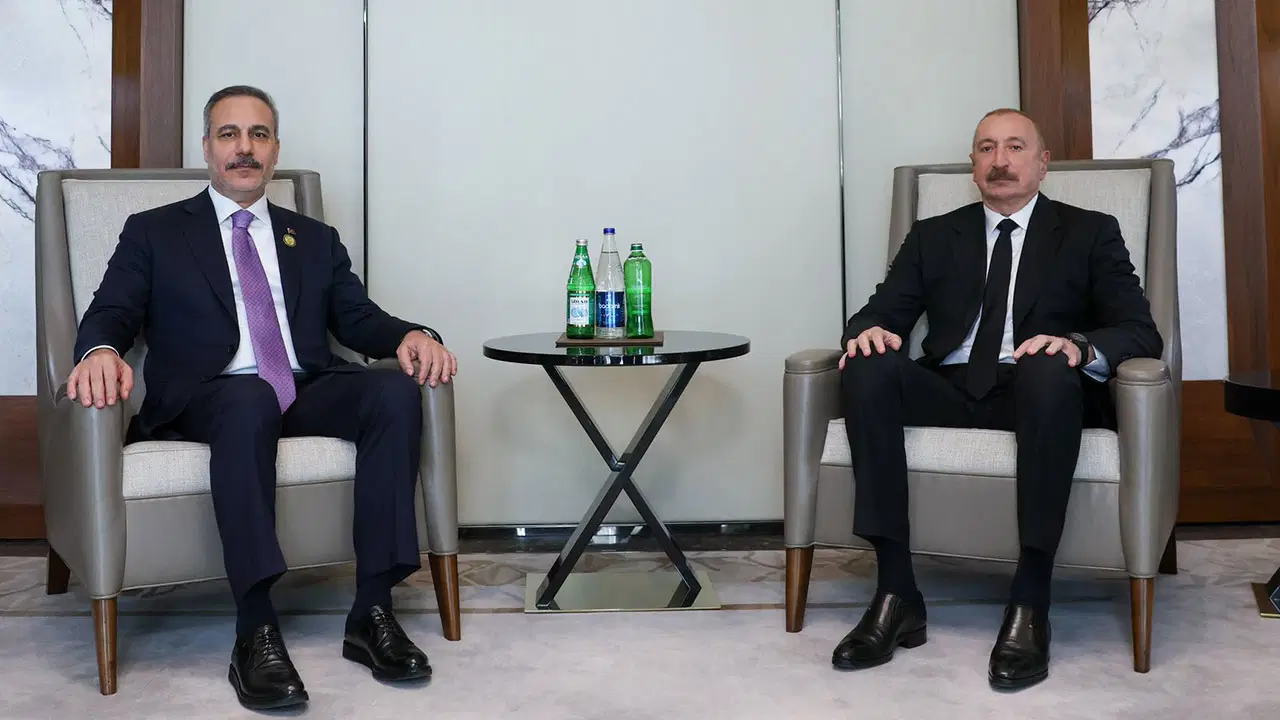 Erdoğan'ın katılmadığı zirvede yeni gelişme: Aliyev, Hakan Fidan'ı kabul etti