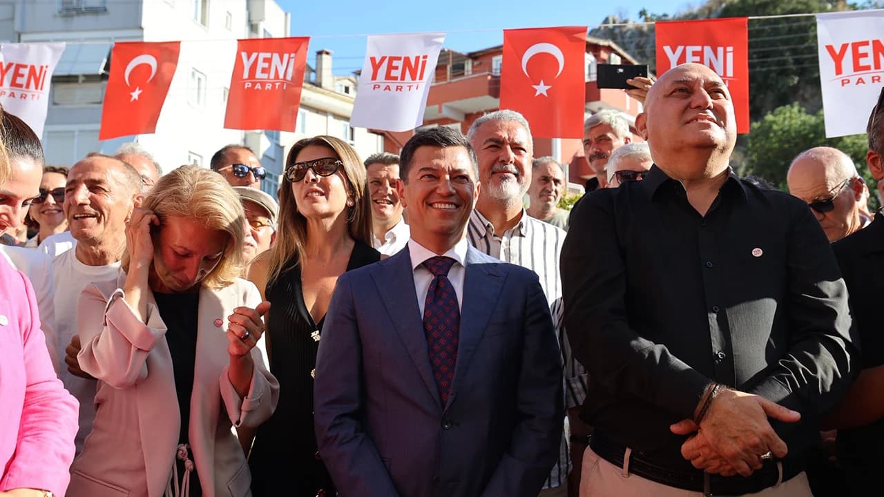 Marmaris Belediye Başkanı Acar Ünlü, YENİ Parti'ye katıldı
