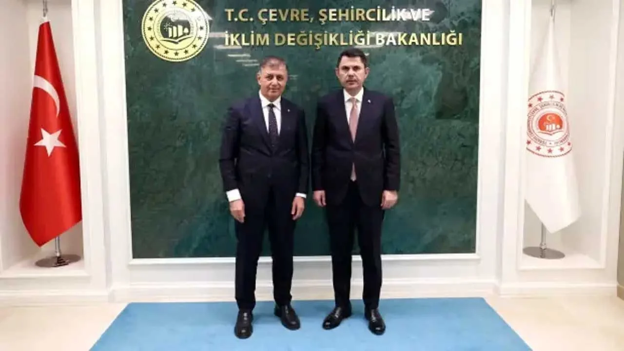 Bakan Kurum, Cemil Tugay'ı kabul etti