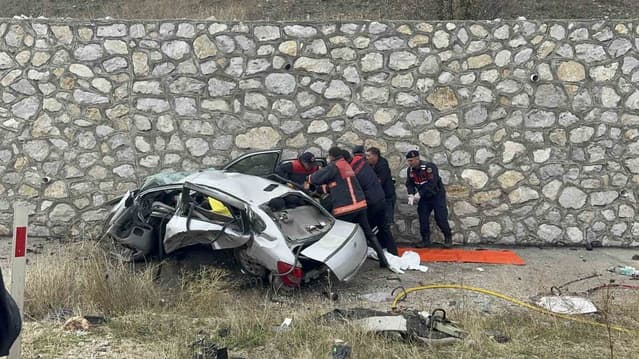 Çorum’da otomobil ile cip çarpıştı: 4 ölü, 2 yaralı