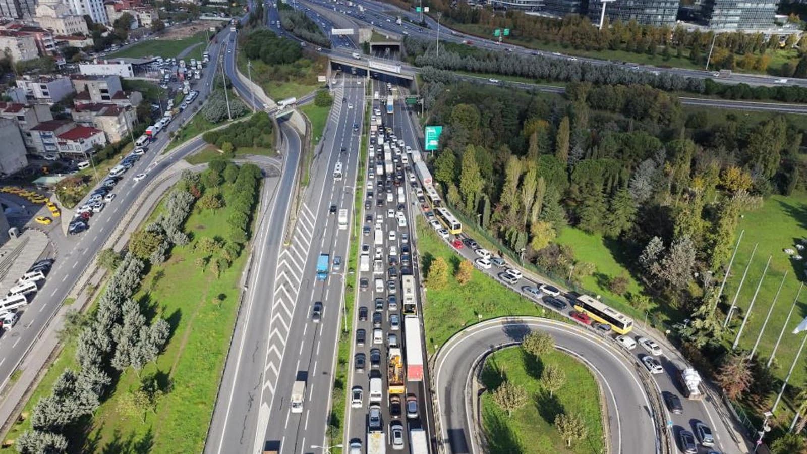 Bağcılar'da zincirleme kaza