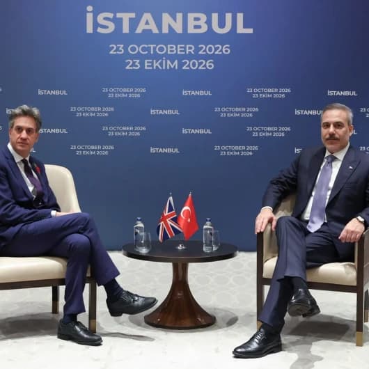 Bakan Fidan Birleşik Krallık Dışişleri Bakanı Ed Miliband ile bir araya geldi