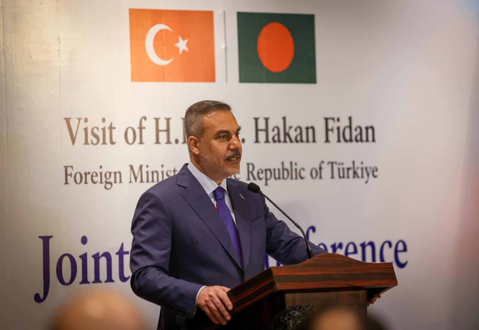 Hakan Fidan Bangladeşte: Kızılay kurumlarını inceledi