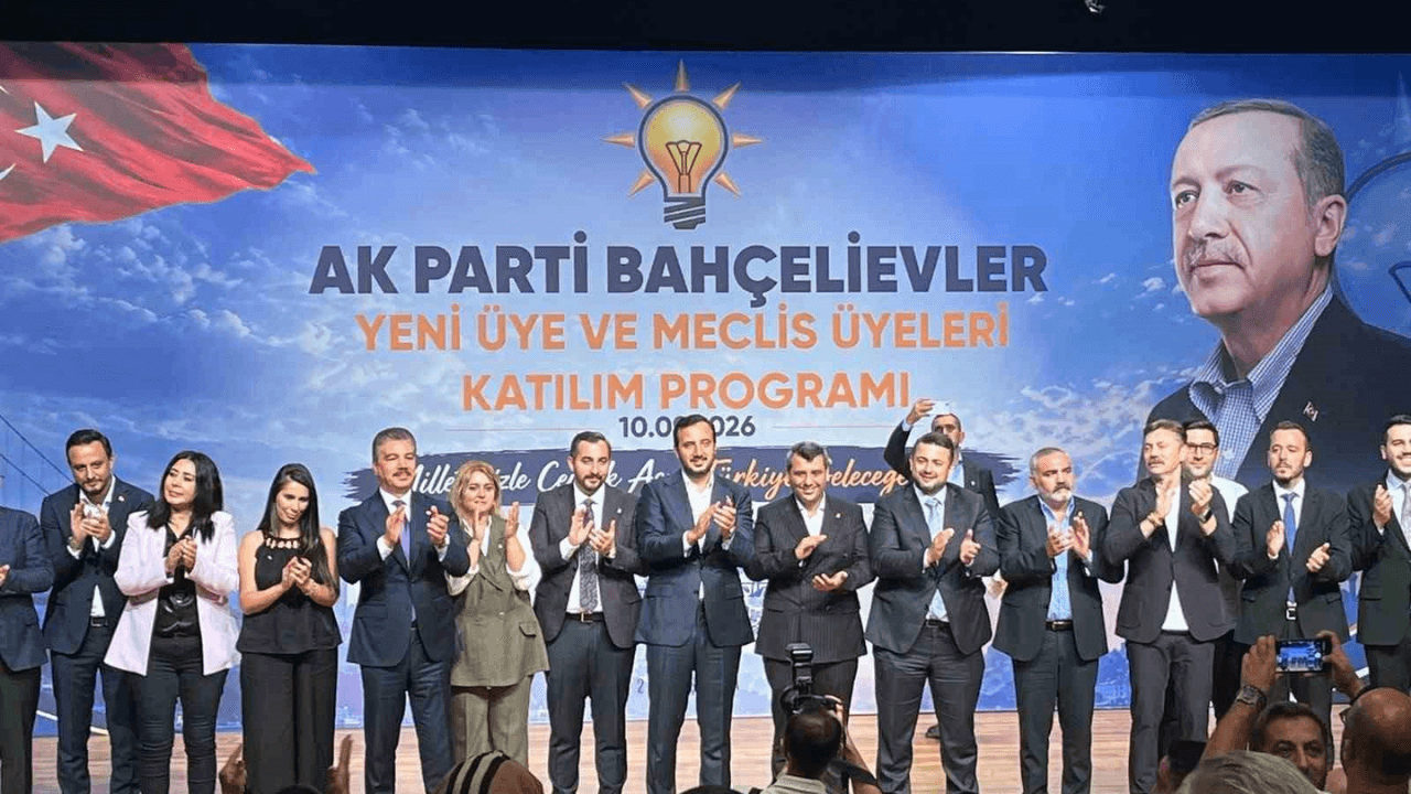 Bahçelievler’de, 3 CHP’li meclis üyesi AK Parti’ye geçti